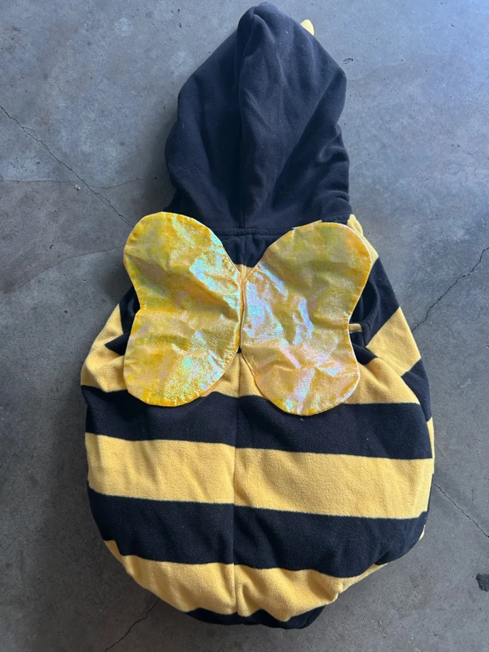 Carter’s Infant Bumblebee Zip Front One Piece Costume | Size 12 months